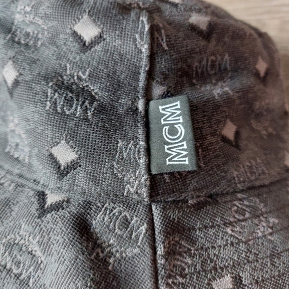 MCM visestos bucket hat Grey outside with green piping + inner lining. - Picture 2 of 16